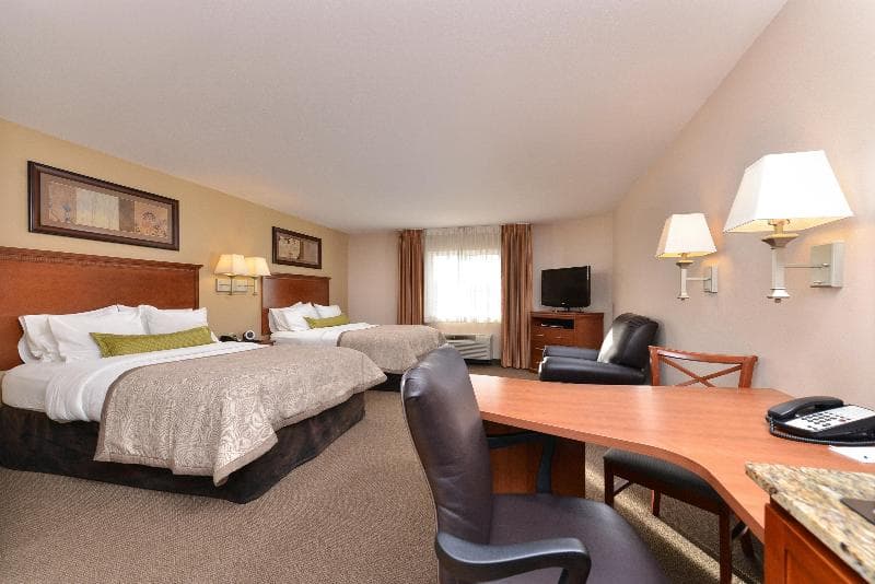 Candlewood Suites Williston 5