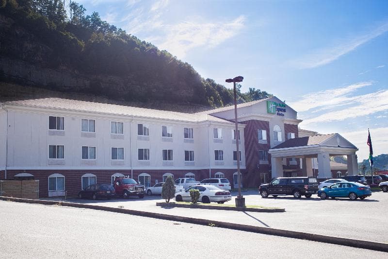 Holiday Inn Express And Suites Logan 5