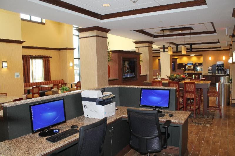 Holiday Inn Express And Suites Paducah West 4