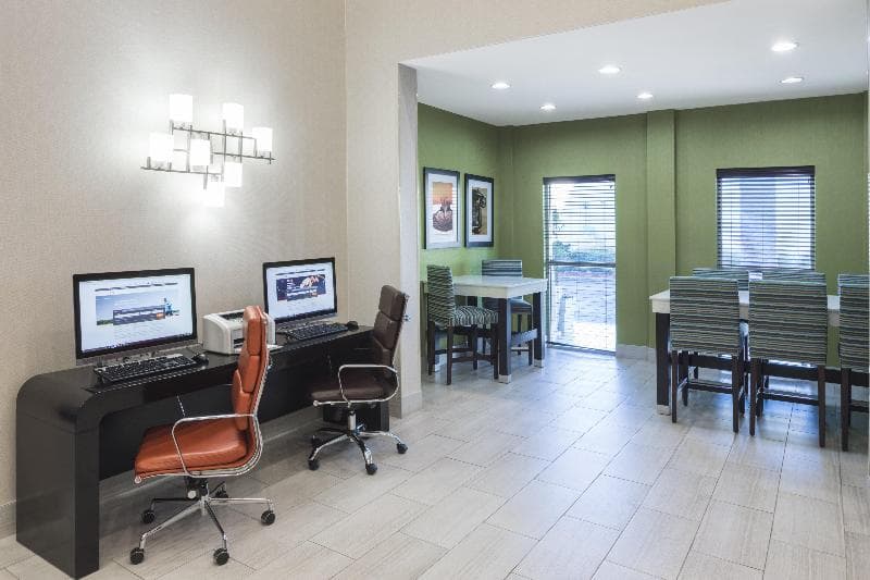 Holiday Inn Express And Suites Duluth Mall Area photo 1