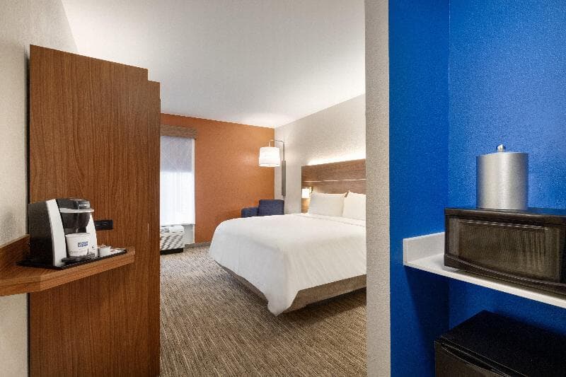 Holiday Inn Express & Suites Auburn - University Area 4