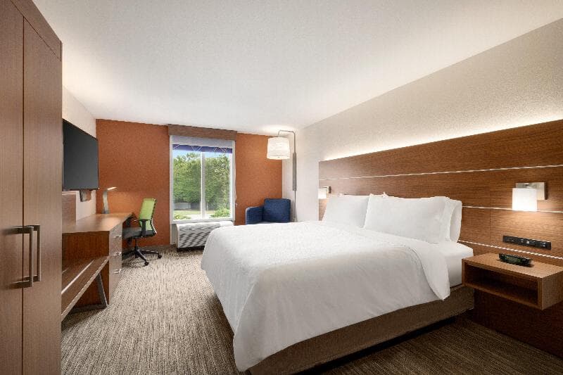 Holiday Inn Express & Suites Auburn - University Area 5