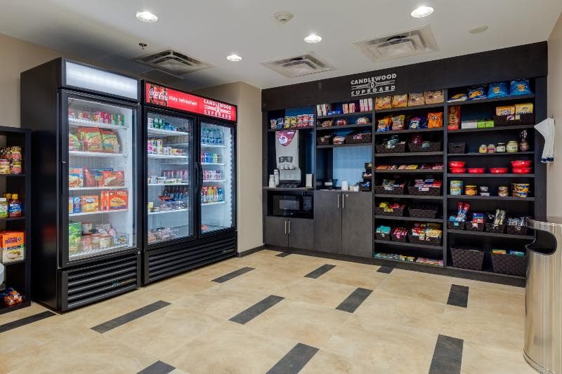 Park Inn by Radisson, Calgary Airport North, AB 3