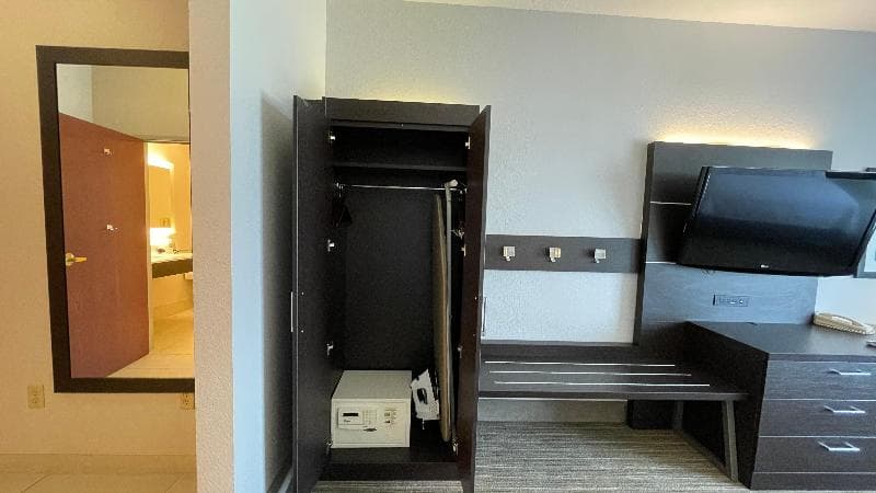 Holiday Inn Express And Suites Decatur 4