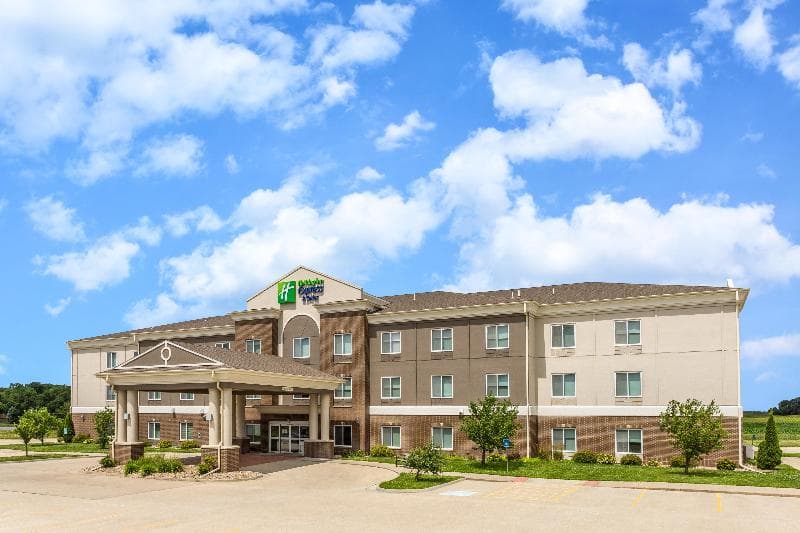 Holiday Inn Express And Suites Albert Lea I 35 4