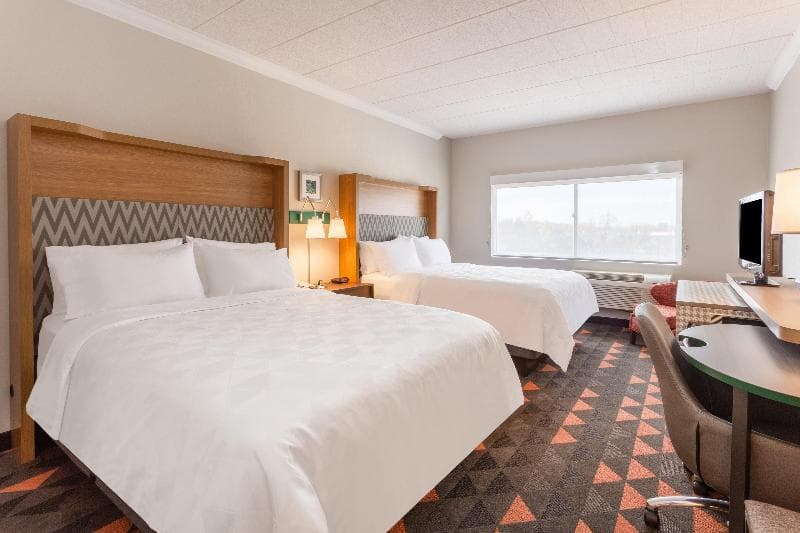 Holiday Inn Philadelphia South-Swedesboro photo 1