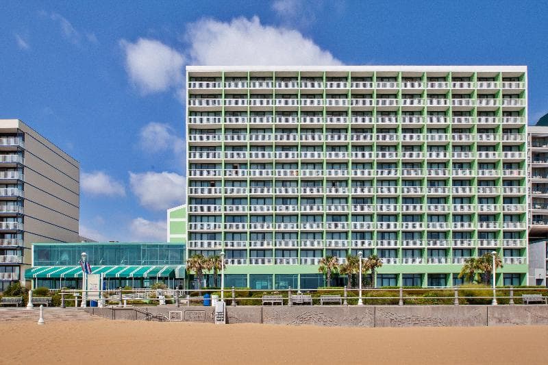 Holiday Inn Va Beach Oceanside 21St St photo 1