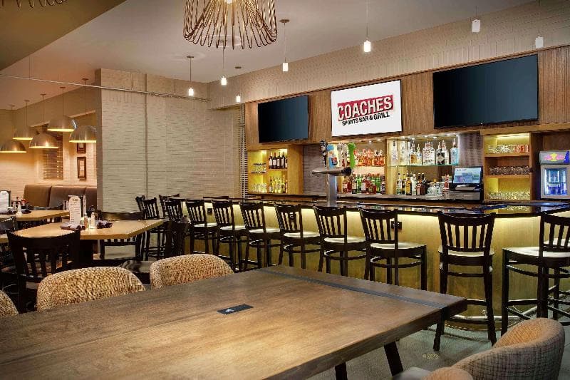 DoubleTree by Hilton Chicago Midway Airport 2