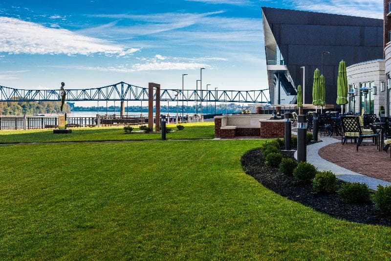 Holiday Inn Owensboro Riverfront 4