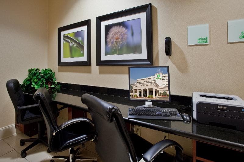 DoubleTree by Hilton Raleigh Midtown 4