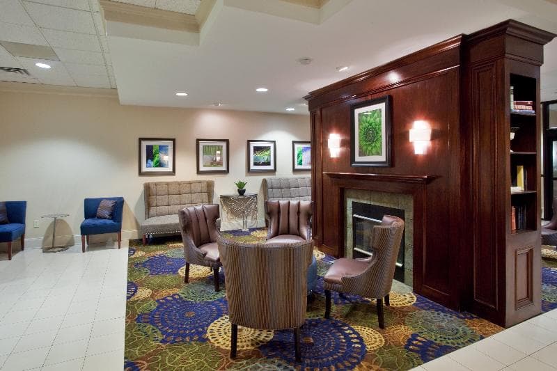 DoubleTree by Hilton Raleigh Midtown 5