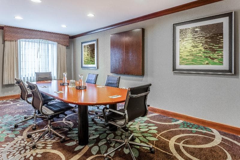 Staybridge Suites Davenport 2