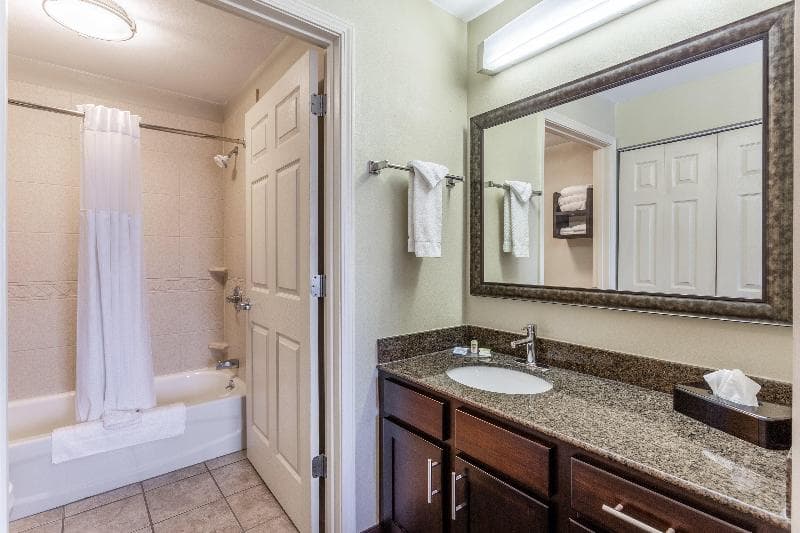 Staybridge Suites Davenport 5
