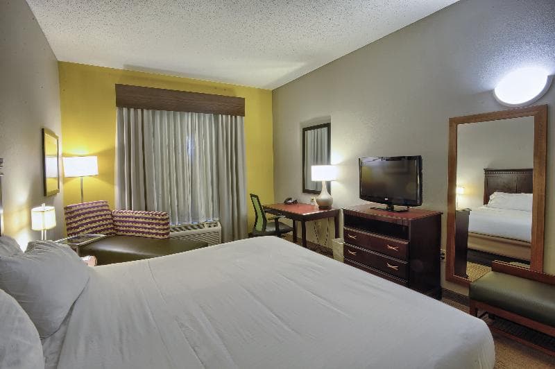 Holiday Inn Express & Suites Pell City 5