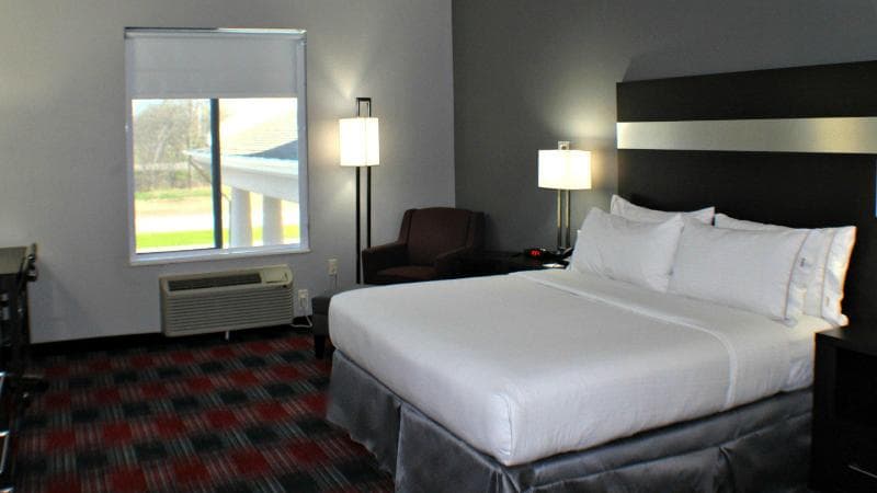 Holiday Inn Express And Suites Bonham 5
