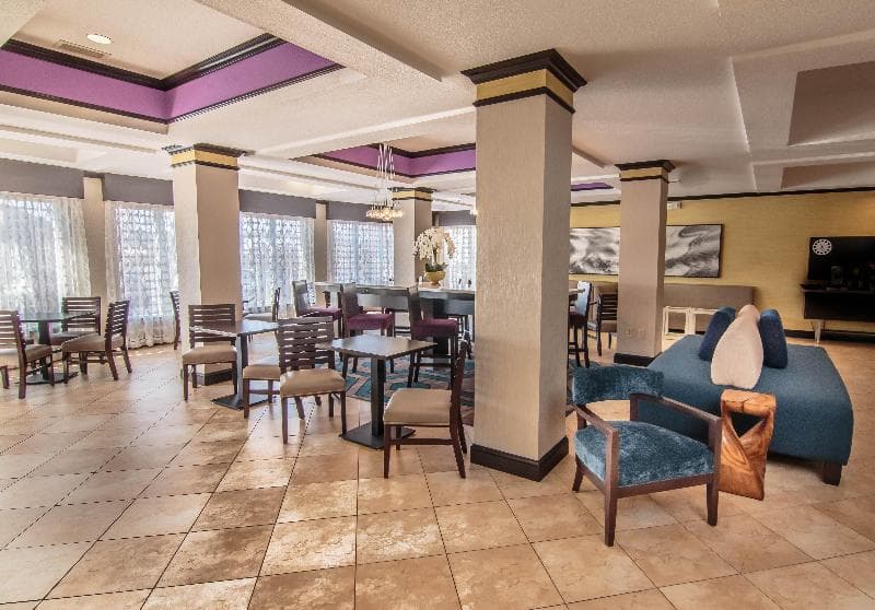 Holiday Inn Express And Suites Farmington 3