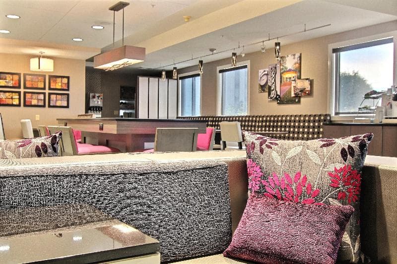 Holiday Inn Express Fargo West Acres 4