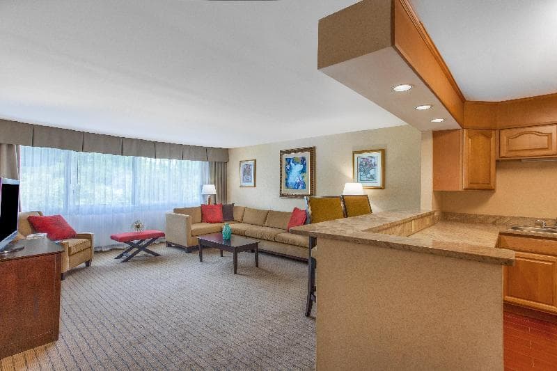 Holiday Inn Charlottesville Monticello 4
