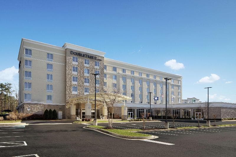 DoubleTree by Hilton Richmond Airport 4