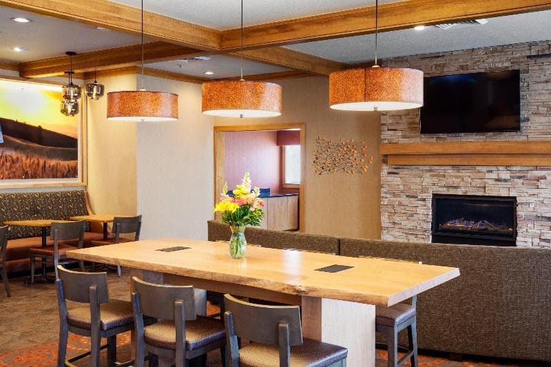 Hampton Inn by Hilton Pullman 3