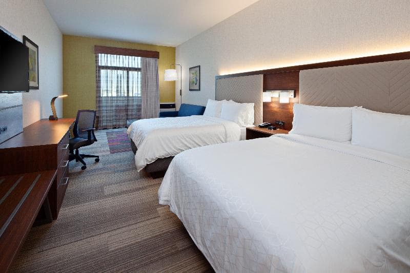 Holiday Inn Express & Suites Ventura Harbor 4