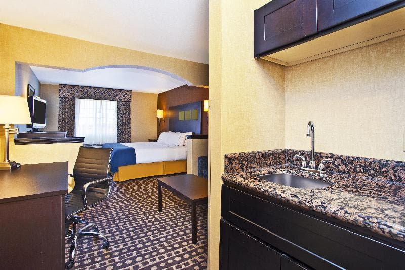 Holiday Inn Express And Suites Wabash photo 1