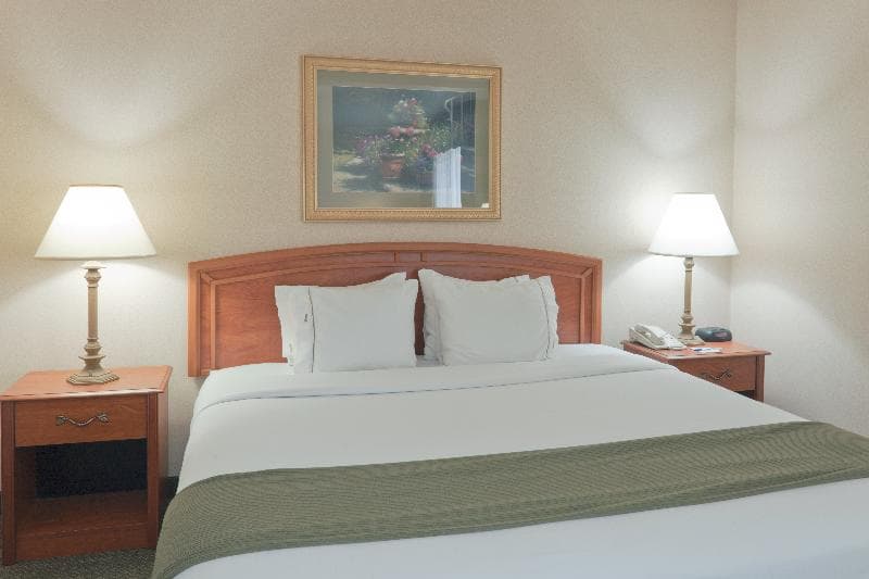 Holiday Inn Express Greensburg 3