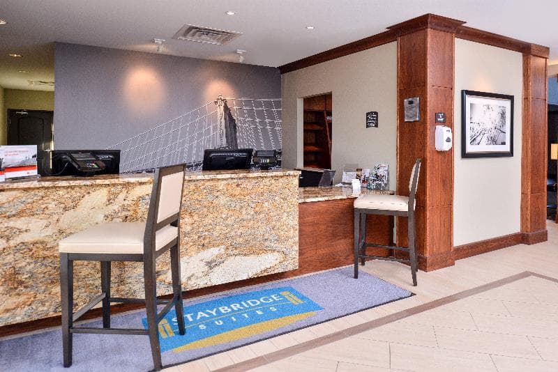 Staybridge Suites Rochester Commerce Dr Nw 4