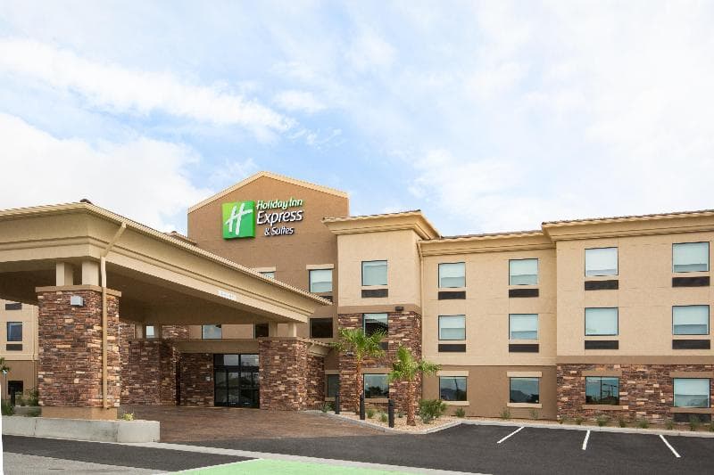 Holiday Inn Express & Suites Pahrump 2
