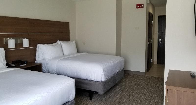 Holiday Inn Express & Suites Swansea 5