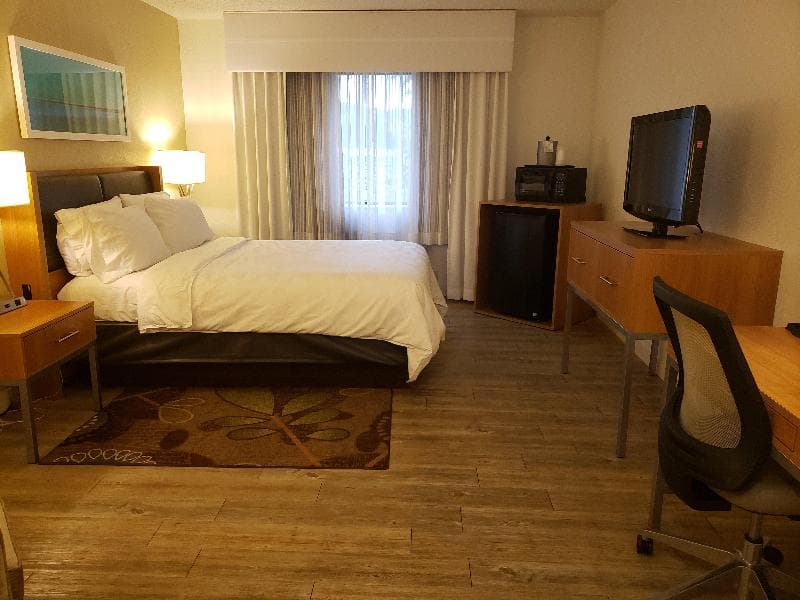 Holiday Inn Express Pittsburgh North Harmarville 3