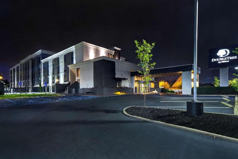 DoubleTree by Hilton St. Louis Airport photo 1