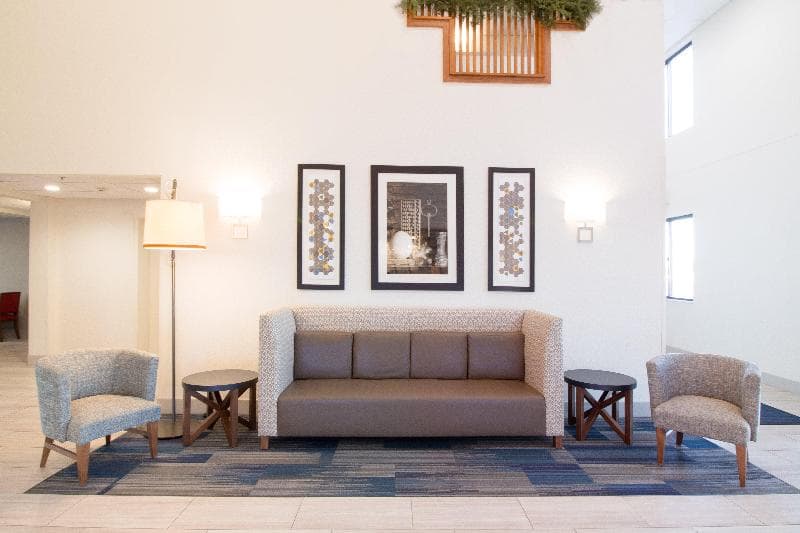 Holiday Inn Express And Suites Worthington 4