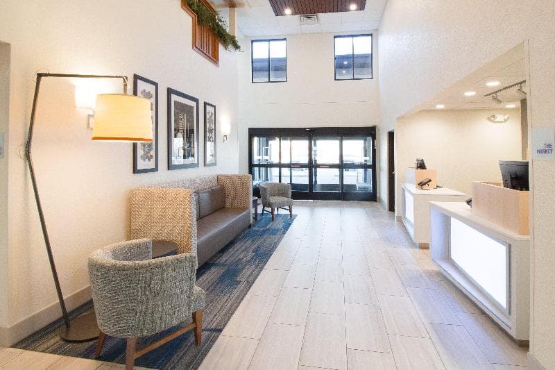 Holiday Inn Express And Suites Worthington 5