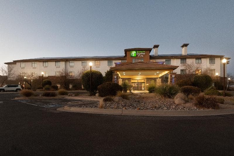 Holiday Inn Express & Suites St. George North - Zion 2