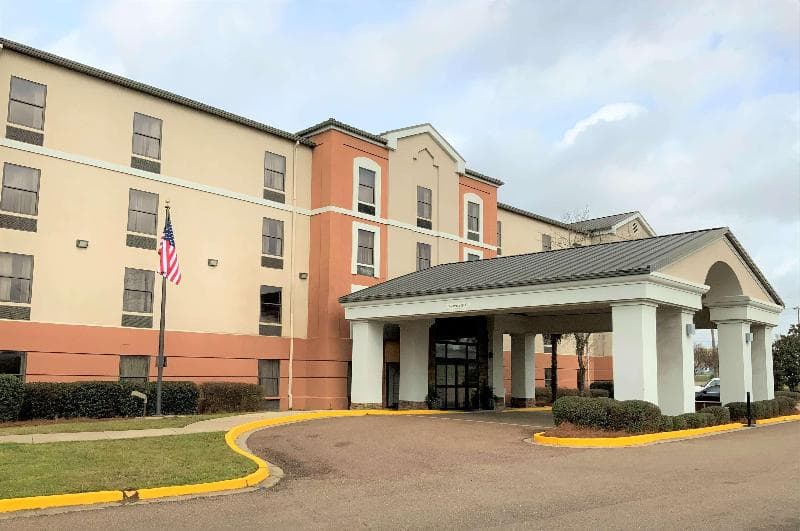 Wingate By Wyndham Ridgeland photo 1