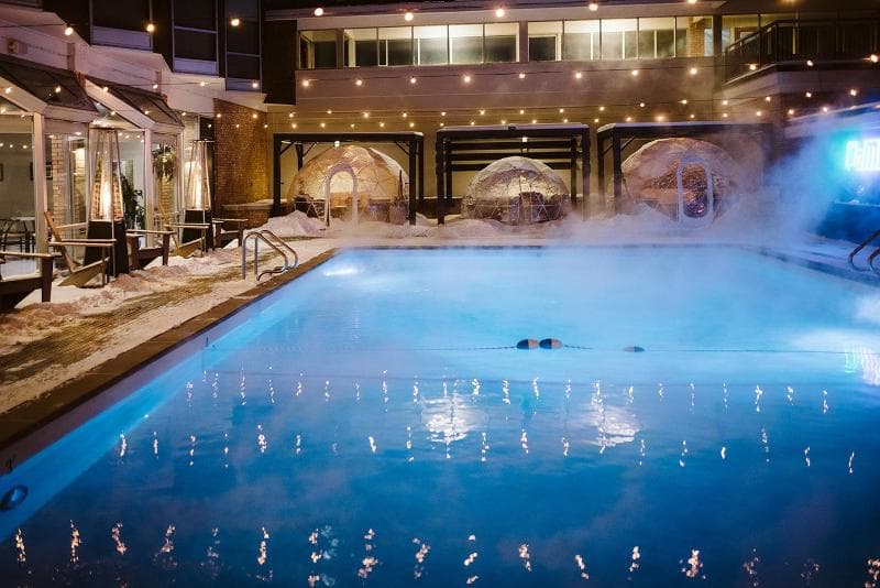Holiday Inn Resort West Bay Beach 2