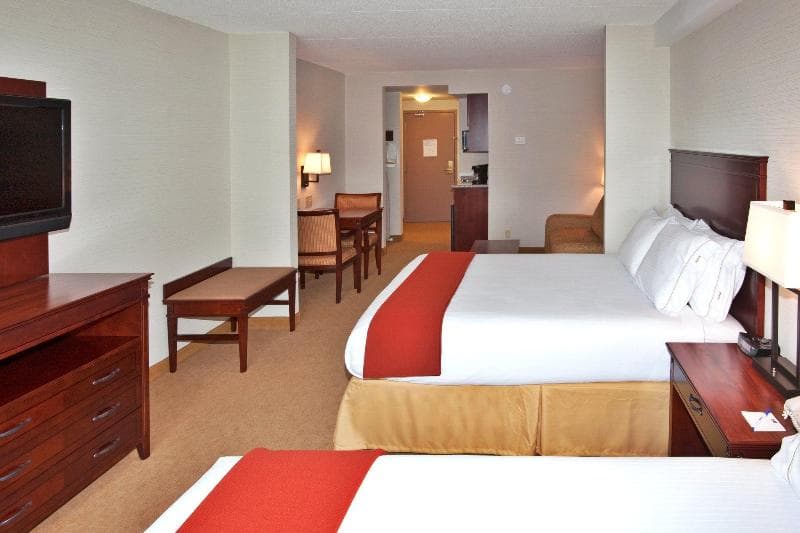 Holiday Inn Express & Suites Brockville photo 1