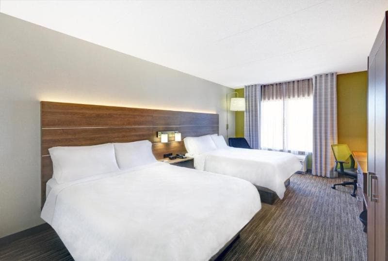 Holiday Inn Express & Suites Woodstock South photo 1