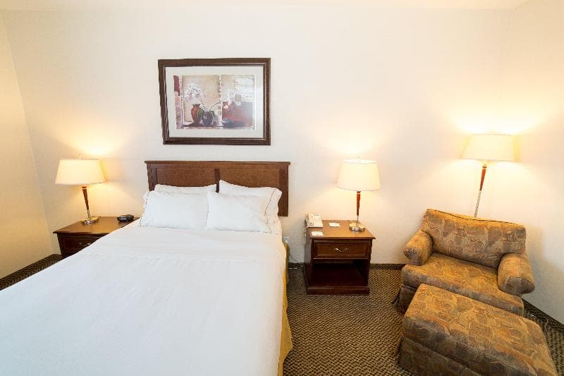 Holiday Inn Express & Suites Drayton Valley photo 1