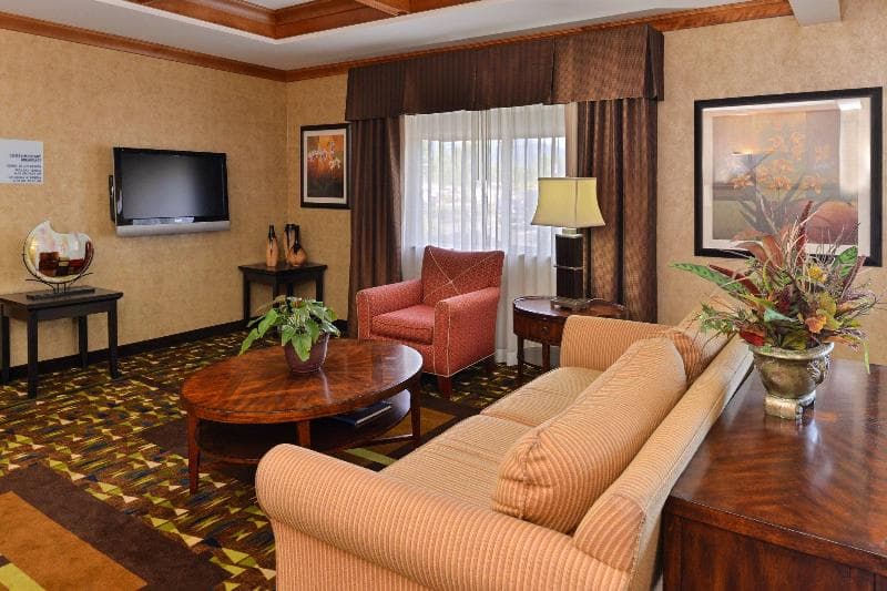 Holiday Inn Express Medford 5