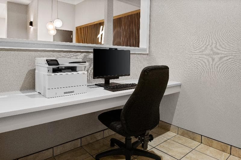 Holiday Inn Hotel And Suites Albuquerque Airport 3