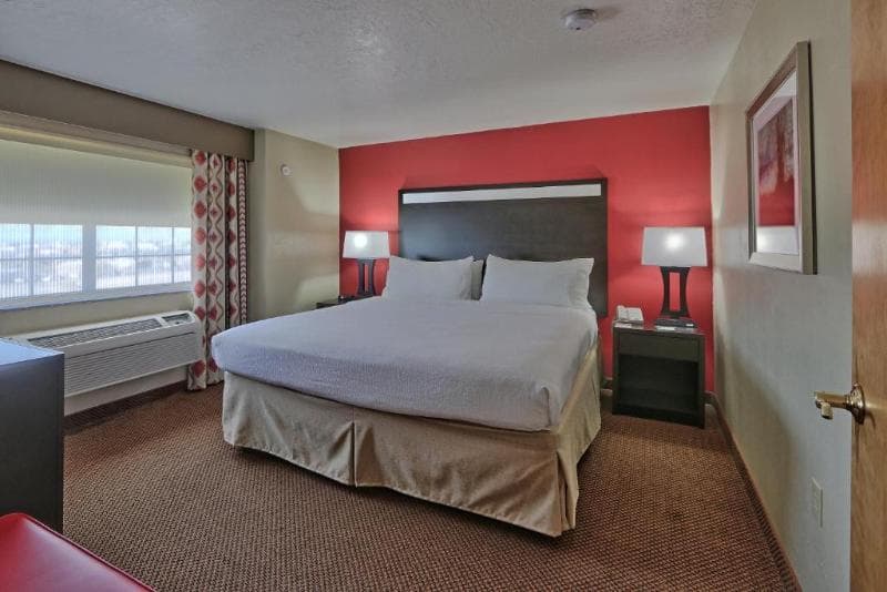 Holiday Inn Hotel And Suites Albuquerque Airport 5