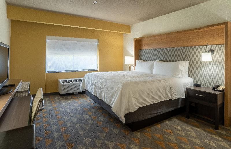 Holiday Inn And Suites Beaufort @ Highway 21 4