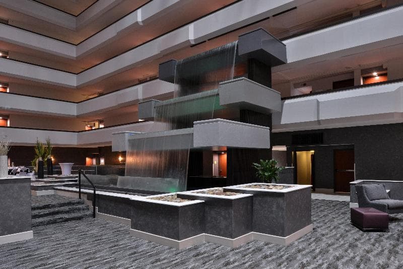 Holiday Inn Beaumont-Plaza I-10 & Walden 5