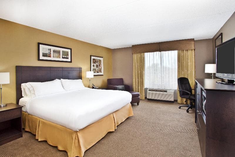 Holiday Inn Express & Suites Kingston Central 5