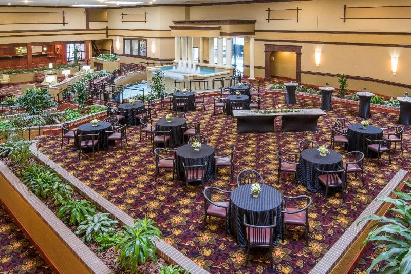 Holiday Inn Hotel And Suites Cincinnati Eastgate I photo 1