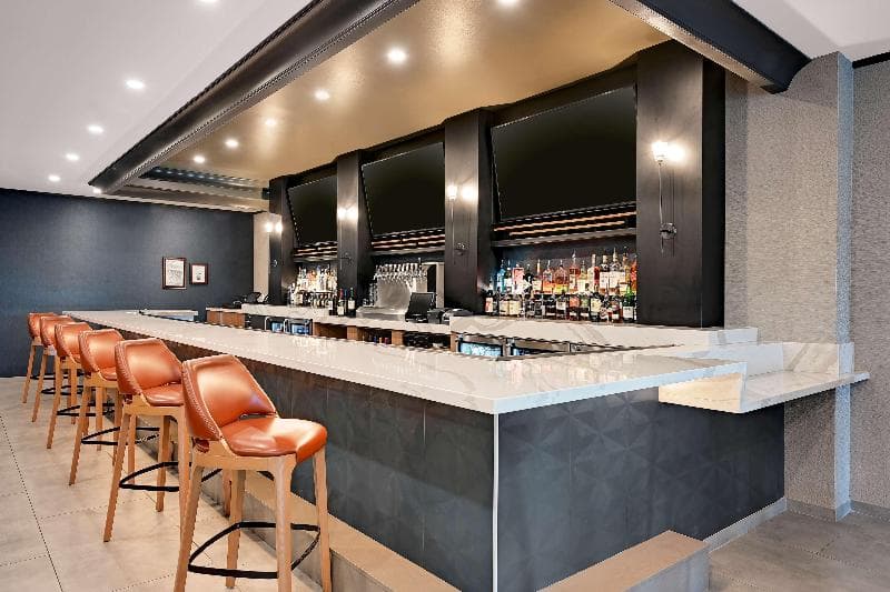 DoubleTree by Hilton Denver International Airport photo 1