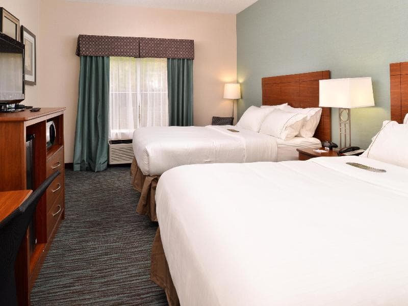 Holiday Inn Express And Suites St Marys 5