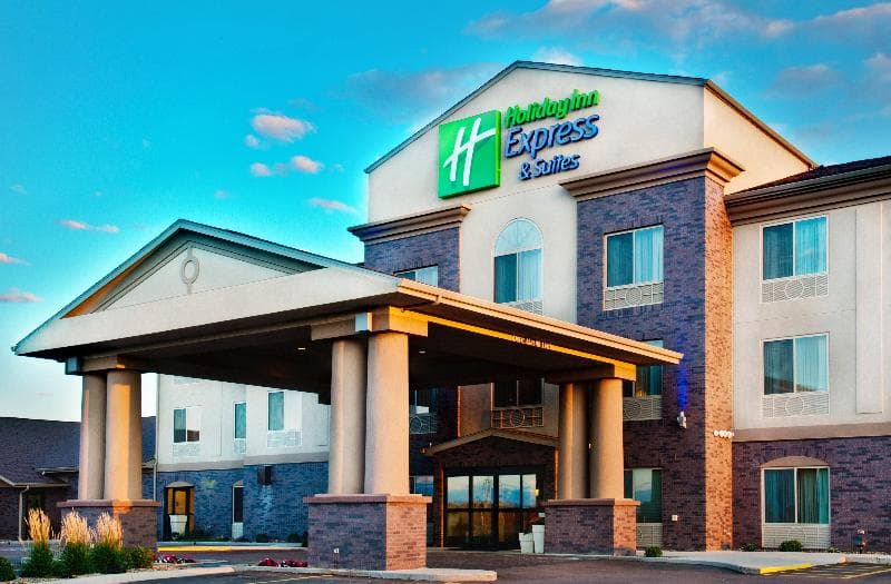 Holiday Inn Express Hotel And Suites Sheldon 2